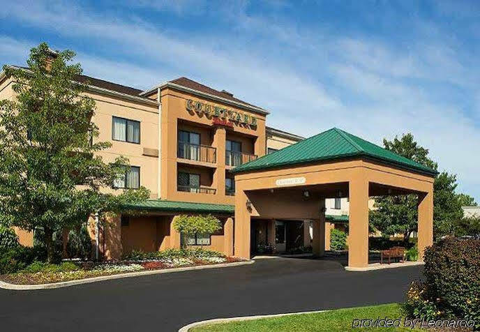 Courtyard Toledo Maumee/Arrowhead Hotel Exterior foto